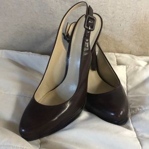 Versatile Nine West chocolate sling backs
